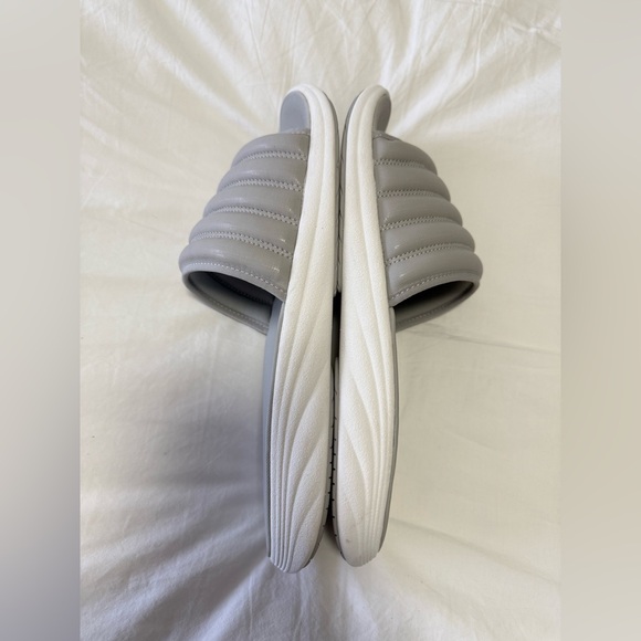 OluKai | Men's 15 | Gray Komo Slide Sandals Aloha Summer Beach Comfort EUC - Picture 4 of 6